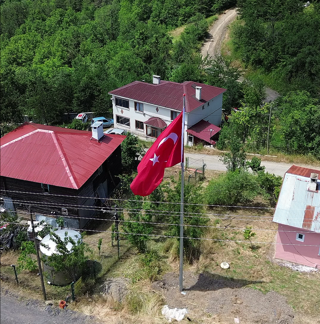 sanli-bayragimiz-ulu-mahalle-semalarinda